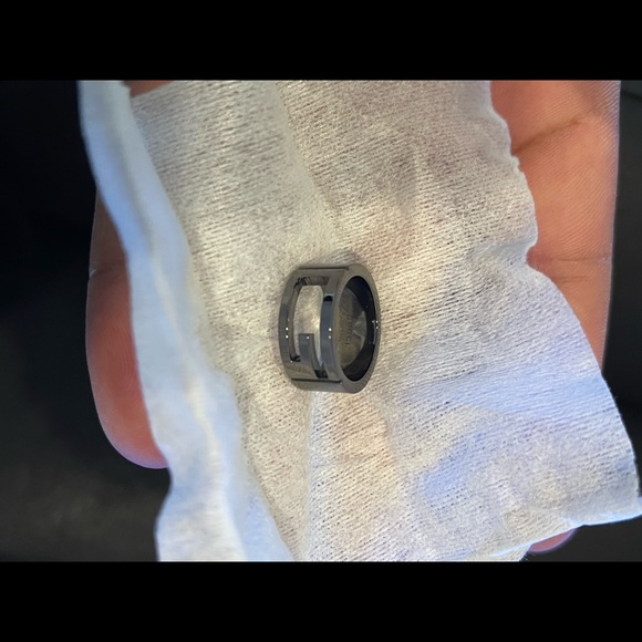 Gucci G Logo Band Ring - Picture 5 of 7